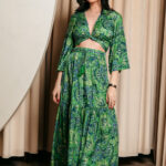 Σετ μπλούζα-φούστα με λαχούρ και χρυσοτυπία πράσινο με μπλε ρουά