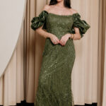 Φόρεμα maxi off shoulder με χάντρες και παγιέτες πράσινο