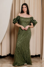 Φόρεμα maxi off shoulder με χάντρες και παγιέτες πράσινο