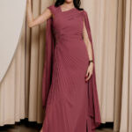 Φόρεμα maxi πλισέ με κεντημένες χάντρες σάπιο μήλο