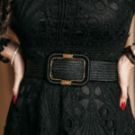 Ζώνη μαύρη πλεκτή με χρυσή τετράγωνη τόκα