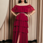 Φόρεμα maxi Off shoulder με βολάν βουργουνδί