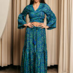 Σετ μπλούζα-φούστα με λαχούρ και χρυσοτυπία μπλε-πράσινο