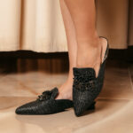 Ψάθινο Πέδιλο με Αγκράφα και Χάντρες Μαύρο