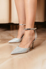 Γόβα Μυτερή Καλυμμένη με Στρας Ασημί