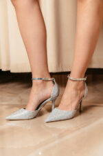 Γόβα Μυτερή Καλυμμένη με Στρας Ασημί