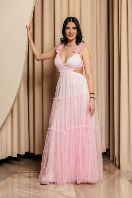 Φόρεμα maxi με τούλι και κρουαζέ ντεκολτέ με ανοιχτή πλάτη baby pink