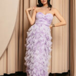 Φόρεμα maxi στράπλες με τούλι και διαδοχικά βολάν λιλά