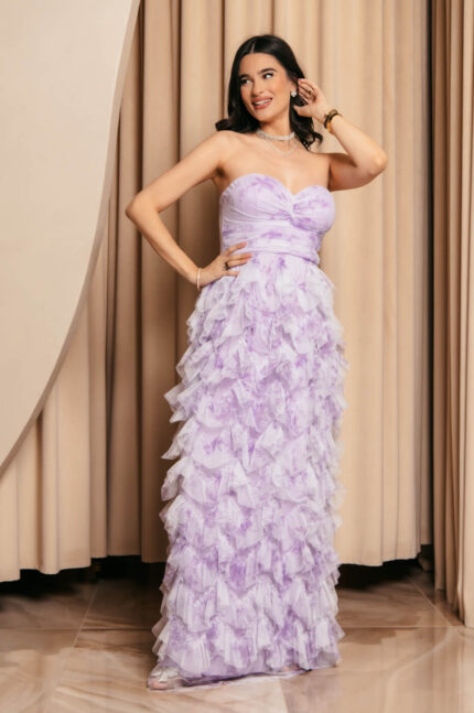 Φόρεμα maxi στράπλες με τούλι και διαδοχικά βολάν λιλά