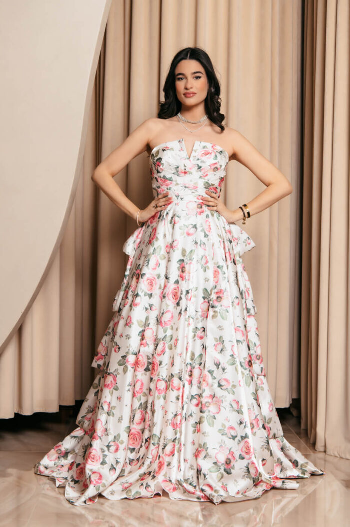 Φόρεμα maxi στράπλες λευκό floral με διαδοχικό βολάν