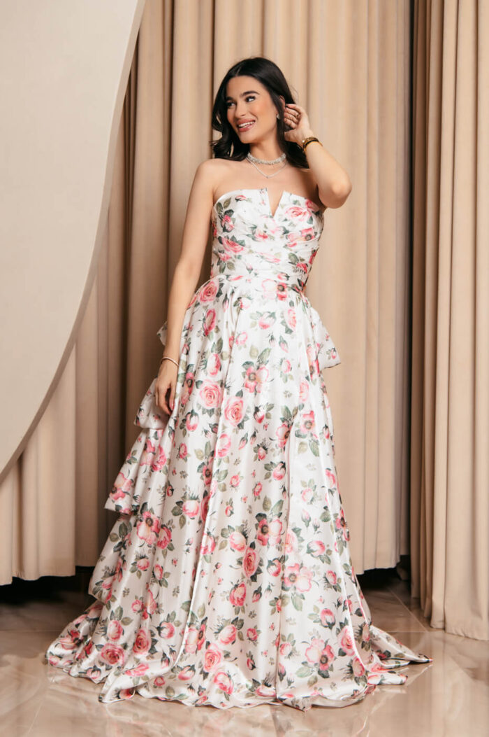 Φόρεμα maxi στράπλες λευκό floral με διαδοχικό βολάν