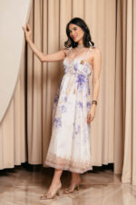 Φόρεμα midi με floral print εκρού και διακοσμητικά λουλούδια