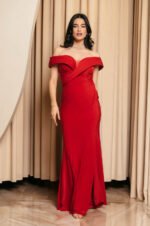 Φόρεμα maxi off shoulder με σούρες και πλαϊνό σκίσιμο κόκκινο