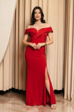 Φόρεμα maxi off shoulder με σούρες και πλαϊνό σκίσιμο κόκκινο