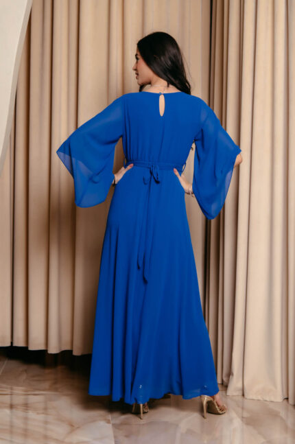 Φόρεμα maxi μπλε με χρυσό μοτίφ στη ζώνη