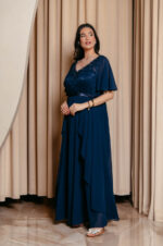 Φόρεμα maxi με δαντέλα και V ντεκολτέ midnight blue