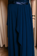 Φόρεμα maxi με δαντέλα και V ντεκολτέ midnight blue