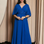 Φόρεμα maxi με πλισέ V ντεκολτέ και λεπτομέρεια με στρας μπλε ρουά