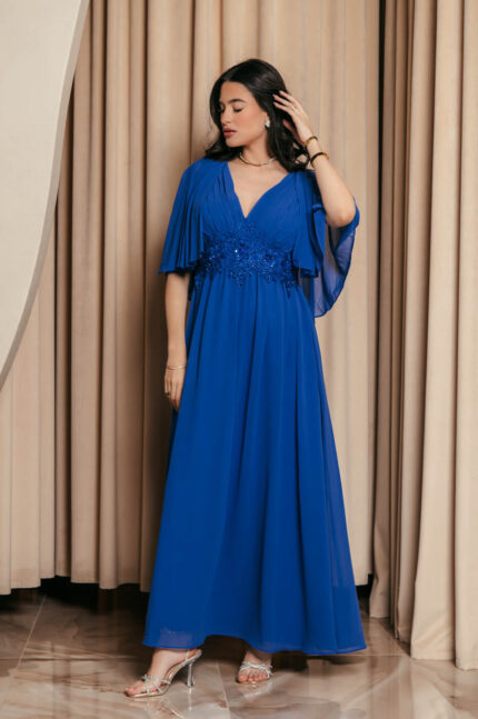 Φόρεμα maxi με πλισέ V ντεκολτέ και λεπτομέρεια με στρας μπλε ρουά