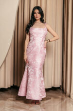 Φόρεμα maxi γοργονέ με ανάγλυφο μοτίβο baby pink
