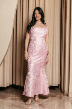 Φόρεμα maxi γοργονέ με ανάγλυφο μοτίβο baby pink