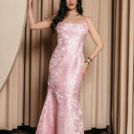 Φόρεμα maxi γοργονέ με ανάγλυφο μοτίβο baby pink