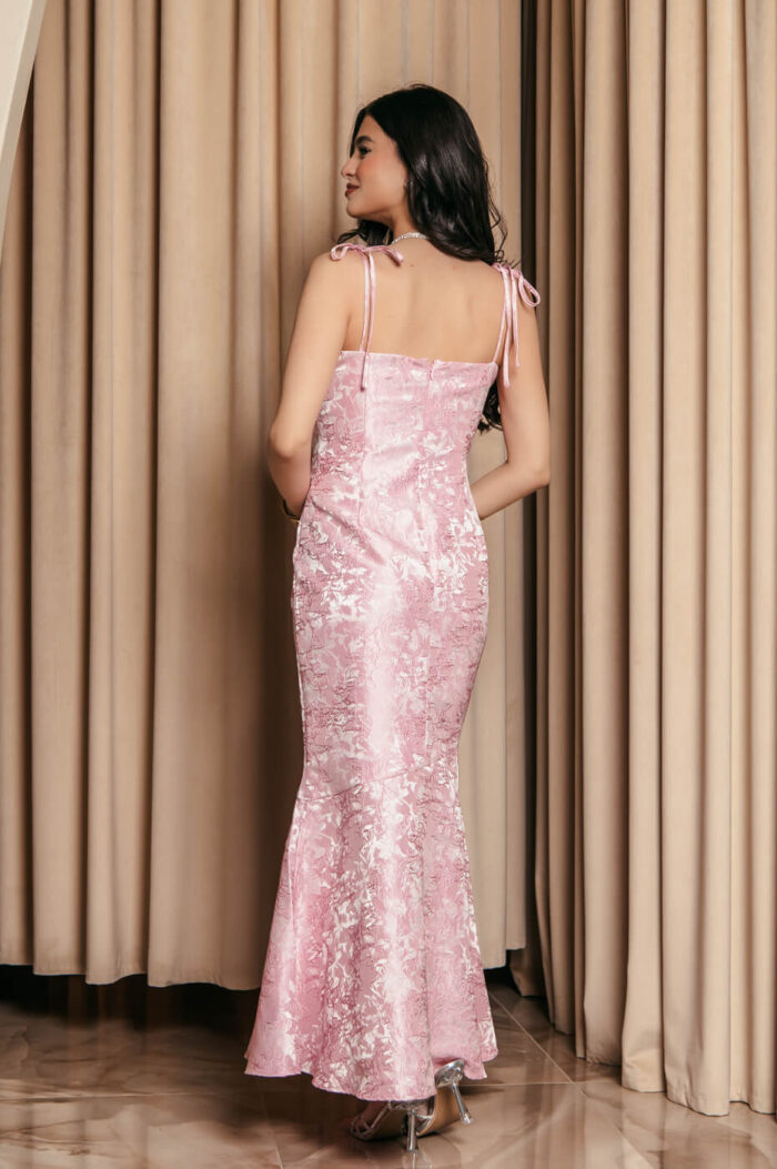 Φόρεμα maxi γοργονέ με ανάγλυφο μοτίβο baby pink