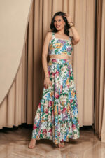 Σετ crop top – φούστα floral με πλεκτές λεπτομέρειες λευκό