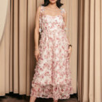 Φόρεμα midi floral με τούλι και διακοσμητικές πεταλούδες baby pink