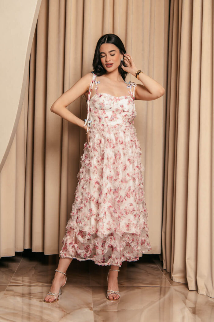 Φόρεμα midi floral με τούλι και διακοσμητικές πεταλούδες baby pink