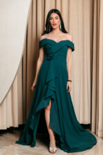 Φόρεμα maxi off shoulder με 3D λουλούδι κυπαρισσί - Image 2