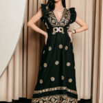 Φόρεμα maxi μαύρο με κεντημένο μοτίβο από χρυσοκλωστή