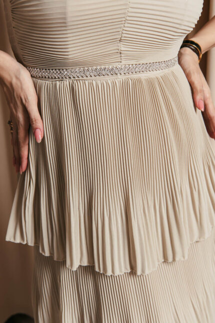 Φόρεμα maxi μπεζ με Βολάν και λεπτές τιράντες