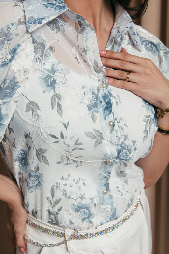 Πουκάμισο μουσελίνα με floral print και κεντημένα λουλούδια