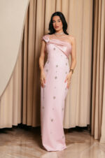 Φόρεμα maxi one shoulder με διακοσμητικές πέτρες baby pink - Image 10