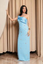 Φόρεμα maxi one shoulder με διακοσμητικές πέτρες baby blue - Image 3