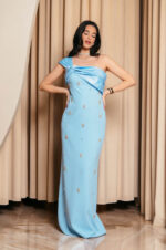 Φόρεμα maxi one shoulder με διακοσμητικές πέτρες baby blue - Image 7