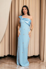 Φόρεμα maxi one shoulder με διακοσμητικές πέτρες baby blue - Image 8