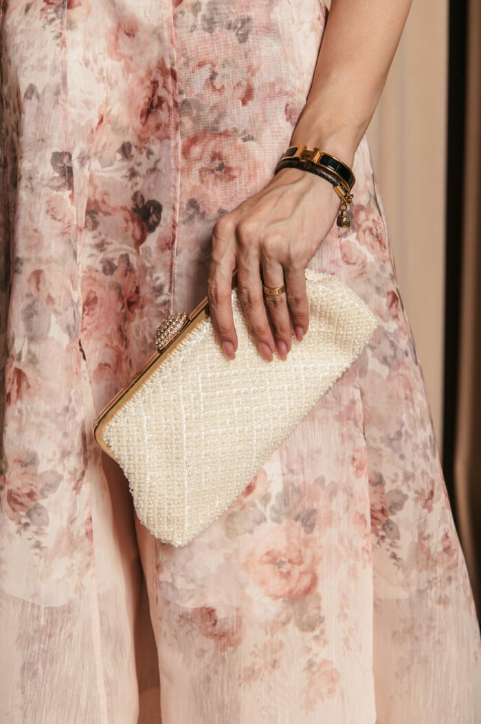 Tσάντα clutch με πέρλες - Image 4