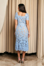 Φόρεμα midi κιπούρ από δαντέλα με floral μοτίβο baby blue