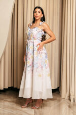 Φόρεμα midi με floral print εκρού και διακοσμητικές πεταλούδες