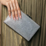 Tσάντα clutch διπλής όψης ασημί