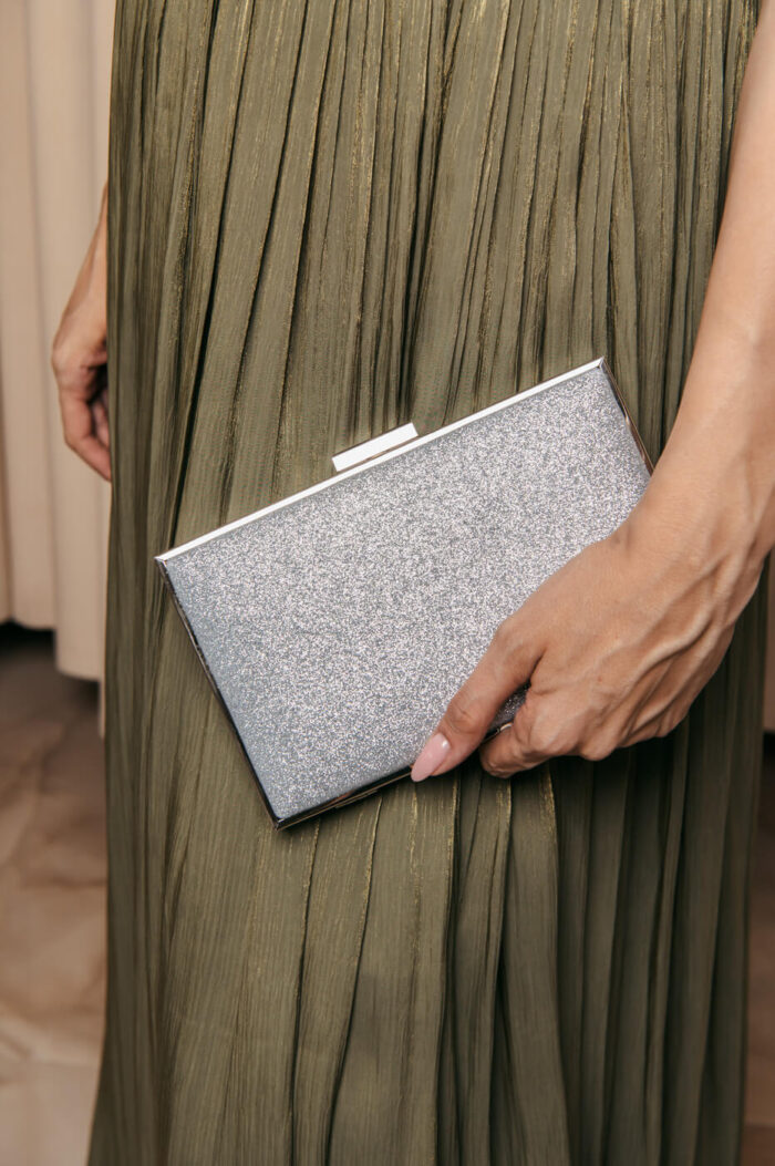 Tσάντα clutch διπλής όψης ασημί