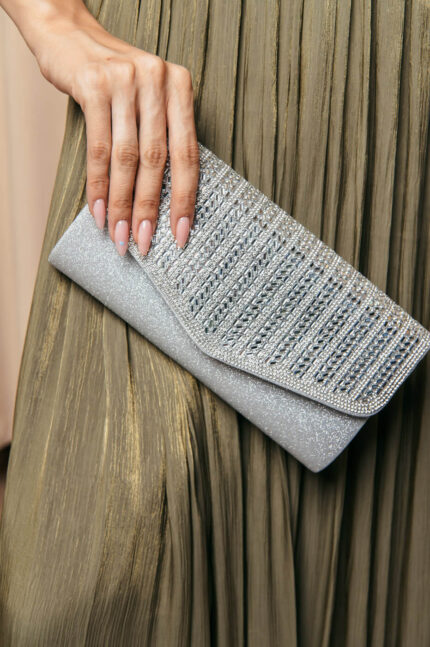 Tσάντα με γλκιτερ και στρας ασημί