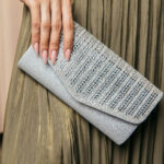 Tσάντα με γλκιτερ και στρας ασημί