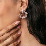 Σκουλαρίκια ημικυκλικά με στρας και κρυστάλλους χρυσά