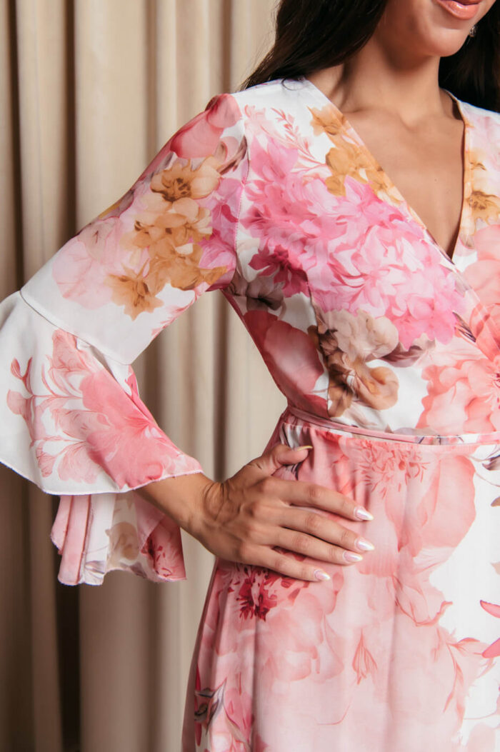 Φόρεμα maxi κιμονό κρουαζέ με ροζ floral print λευκό