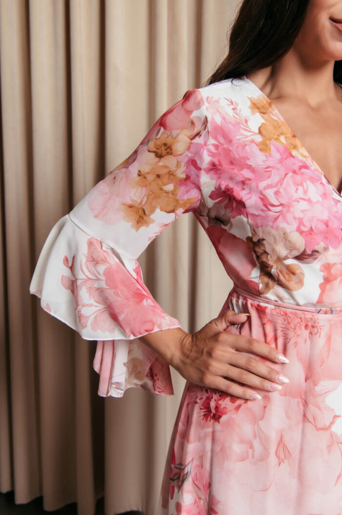 Φόρεμα maxi κιμονό κρουαζέ με ροζ floral print λευκό