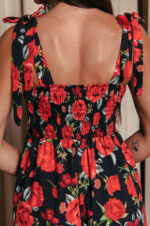 Φόρεμα midi με floral print και χοντρές τιράντες μαύρο