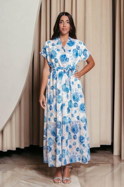 Φόρεμα maxi με μπλε floral print και ανάγλυφες λεπτομέρειες λευκό